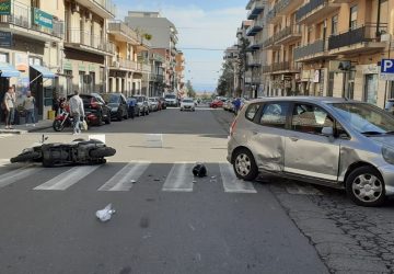 Giarre, scontro auto scooter: ferito 50enne