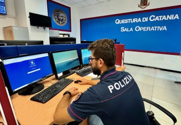 Passanti notano cane chiuso in auto e avvisano polizia: denunciato il proprietario. Stava giocando al Bingo