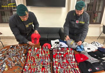 &ldquo;Fera o Luni&rdquo;, sequestrati prodotti contraffatti per un valore di oltre 250.000 euro