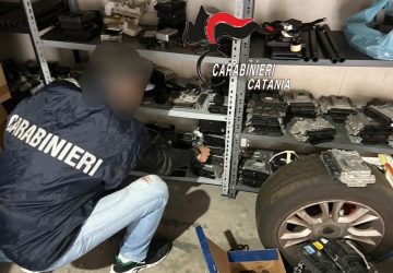 Carabinieri trovano sofisticate apparecchiature per rubare auto: 64enne denunciato