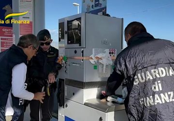 Acireale, sequestrato impianto di distribuzione GPL di stazione di rifornimento: effettuava rifornimento a bombole per uso domestico