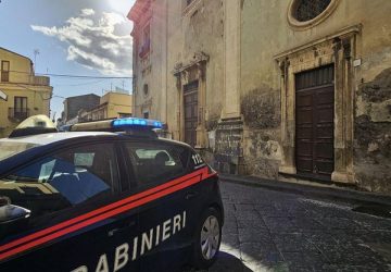 Acireale, ignobile furto nella chiesa dell'Arcangelo Raffaele