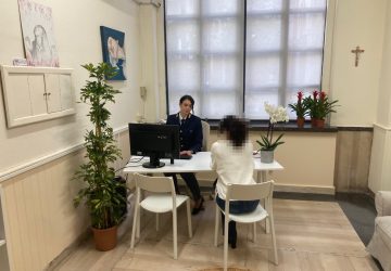 Proprio nella giornata per l&rsquo;eliminazione della violenza contro le donne un 31enne aggredisce la compagna