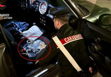 Per spacciare usa un'auto a noleggio: scoperto e arrestato 21enne