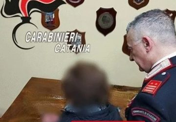 Picchia e minaccia da anni la madre: misura cautelare per la figlia ludopatica