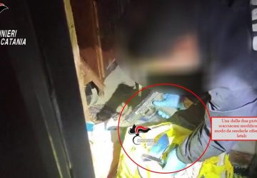 Nascondevano droga e armi clandestine, coniugi arrestati dai Carabinieri VIDEO