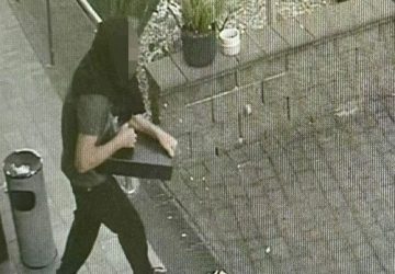 Ruba registratore di cassa di un ristorante: denunciato 52enne