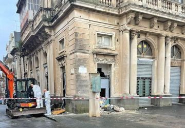 Ennesimo furto con spaccata ad un Bancomat nella notte