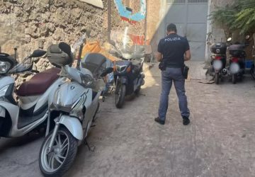 Polizia scopre a Catania deposito di scooter appena rubati