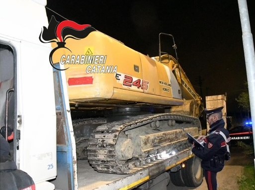 Erano pronti per tentare l’ennesima spaccata: colpo sventato dai carabinieri