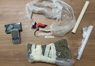 Droga nascosta nel cuscino del divano: arrestato 61enne