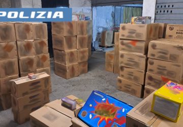 Garage condominiale conteneva 2.500 kg di materiale esplodente: denunciati due uomini VIDEO