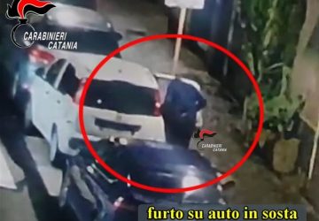 Topo d'auto ruba anche alcune barrette di cioccolata: arrestato
