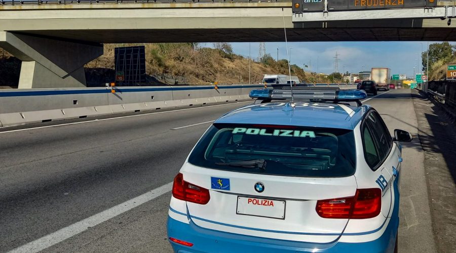 Dimentica la figlia di 4 anni in un’area di servizio sulla Tangenziale: denunciata 28enne