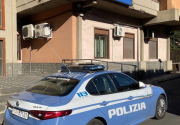 Beccati a rubare nell&rsquo;abitazione di un anziano deceduto da qualche settimana: arrestati in due