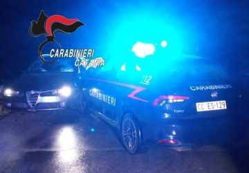 Ladro "sfortunato" ruba un'auto ma incrocia una pattuglia dei carabinieri: inseguito e arrestato