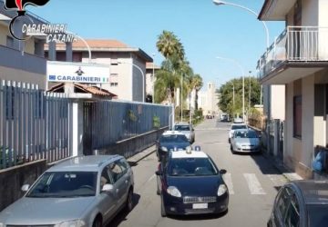 Ruba un'auto a Giarre: 46enne arrestato poco dopo a Riposto