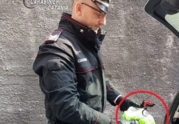 Beccato con la droga in auto: arrestato 35enne incensurato a Zafferana