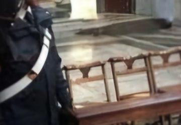 &ldquo;Ho fame&rdquo;: rifiuta il cibo e ruba i soldi al parroco cui aveva chiesto aiuto. Denunciato