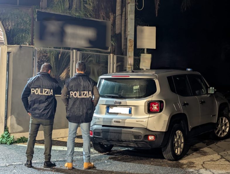 Aci Catena, ristopub si trasforma in discoteca “abusiva”: sanzioni e denuncia per il titolare