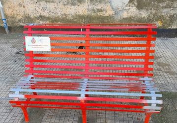 Giarre, ripristinata la panchina rossa di San Giovanni Montebello, vandalizzata nei giorni scorsi