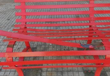 Giarre, vandalizzata la panchina rossa a San Giovanni Montebello