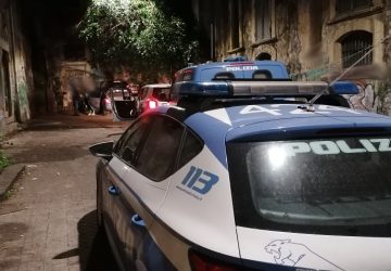 Non paga una partita di droga e viene picchiato a sangue: due arresti