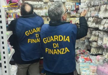 Sequestrati a Fiumefreddo oltre 90.000 prodotti di vario genere non sicuri
