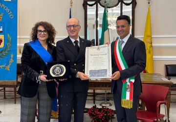 Riposto, conferita cittadinanza onoraria al Comandante generale delle Capitanerie di Porto