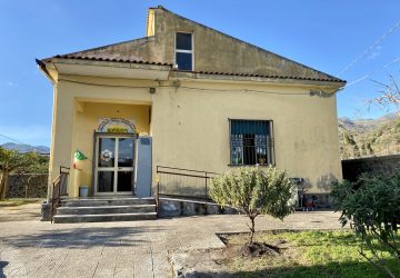 Scuola Infanzia a rischio chiusura: l'allarme del sindaco di Motta Camastra