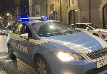 Tentano di rapina violenta ai danni di un passante: arrestati tre minorenni