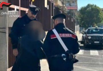 Si finge avvocato e truffa un 99enne: riconosciuto e denunciato