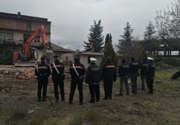 Randazzo, dopo trent'anni demoliti due manufatti abusivi in contrada Murazzorotto