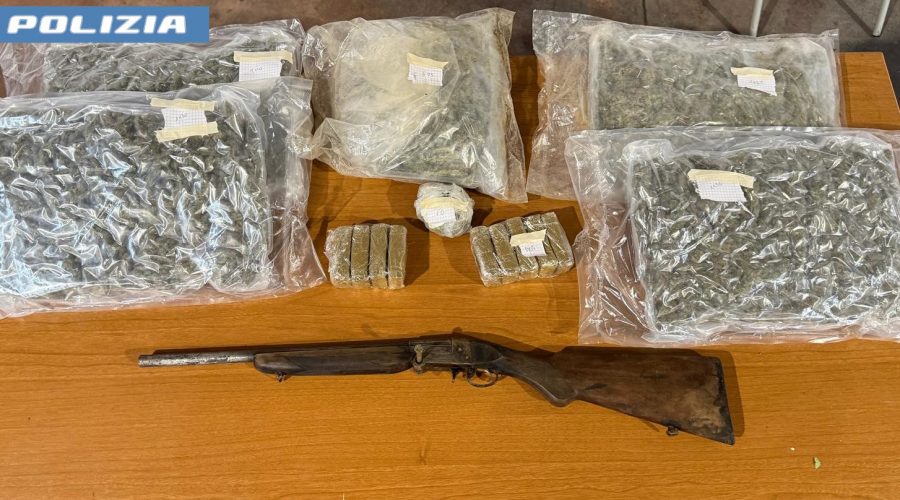 In una piccola grotta a San Giorgio trovati 6 kg di droga ed un fucile VIDEO