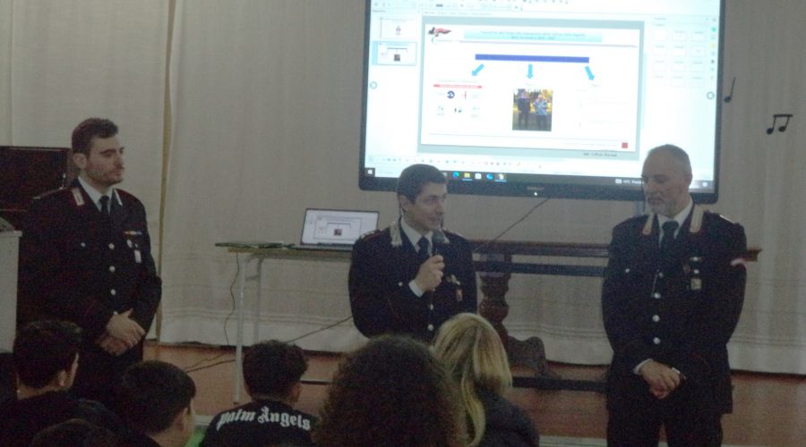 “Educazione alla Legalità”, gli alunni dell’Istituto comprensivo “G. Verga” di Riposto incontrano l’Arma dei Carabinieri