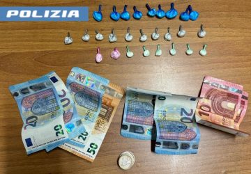Beccati in possesso di 27 dosi di cocaina: arrestati due giovani
