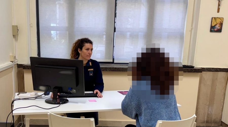 Si rifugia dal vicinio per sfuggire alla furia del marito: denunciato 47enne