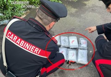 Scovati 7 kg di cocaina nascosti all&rsquo;interno di uno zaino tra i rifiuti