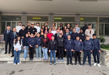 Calatabiano, scuola e Marina USA insieme per il volontariato: alunni, Seabees e comunità protagonisti del progetto 'Community Relations'
