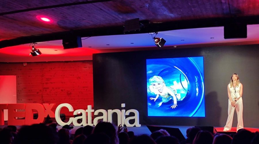 Ines Salanitri porta la storia del piccolo Riccardo sul palco di TEDxCatania 2025