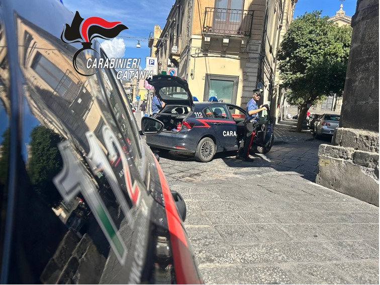Litiga con la convivente e le dice che vuole vivere come un clochard, peccato fosse ai domiciliari: arrestato