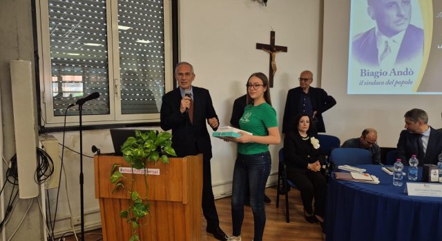 Giarre, vince il premio “Biagio Andò 2025” il giovane Vittorio Garufi, al secondo posto ex aequo altri dieci studenti
