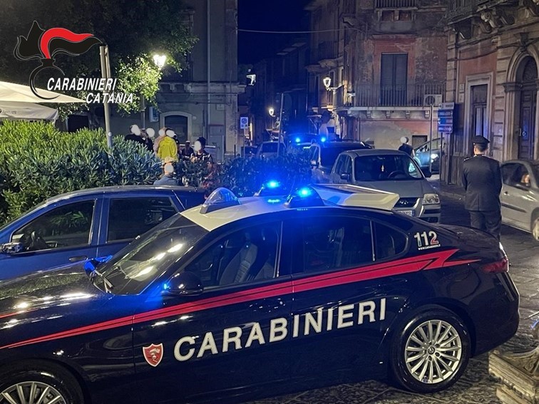 Aggredisce e molesta ragazze: scatta raid punitivo ai danni del presunto colpevole