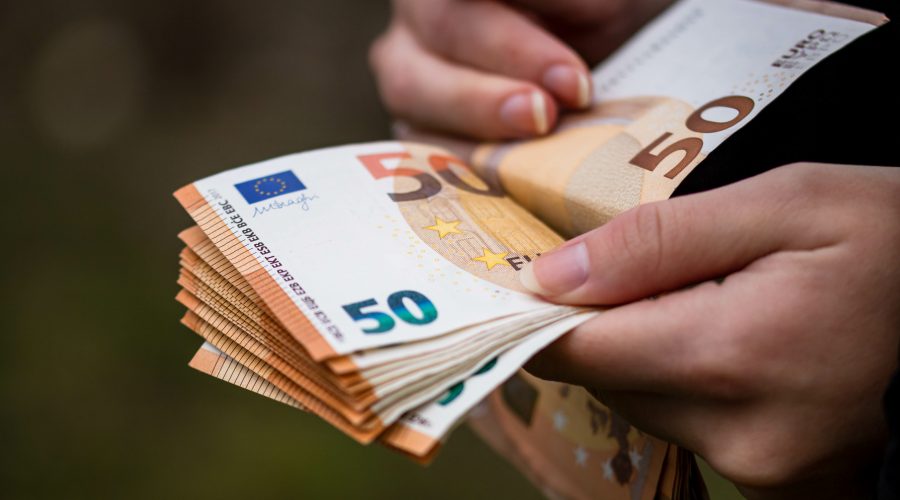 Quando la fortuna incontra il limite: come le nuove regole sul contante influenzano le tue vincite