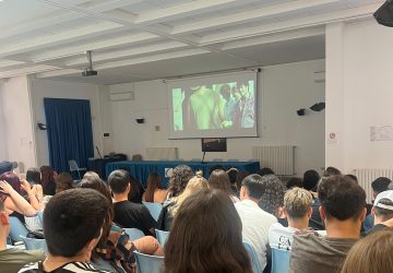 “Stranizza d’amuri” accende la coscienza dei giovani: l’Ipsseoa Giovanni Falcone di Giarre contro l’omofobia