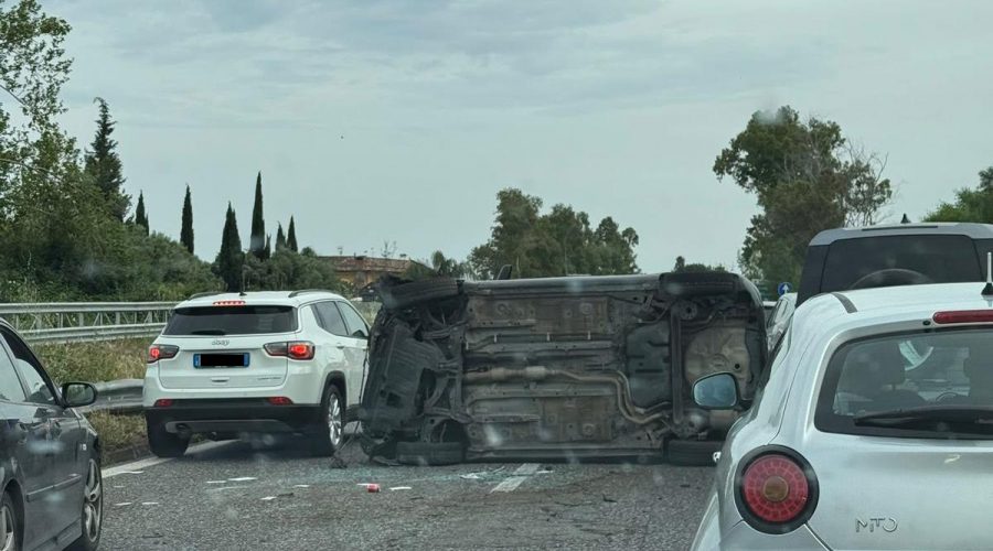 Autostrada A18, incidente dopo l’uscita per Giarre. Lunghe code