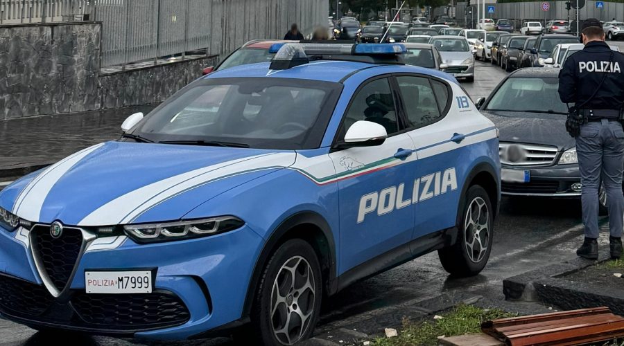 Tentano la “truffa dello specchietto”: bloccati dalla Polizia