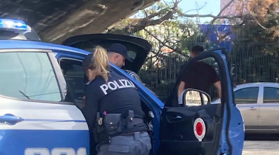 Ruba un motorino ma viene beccato dalla Polizia: arrestato 17enne