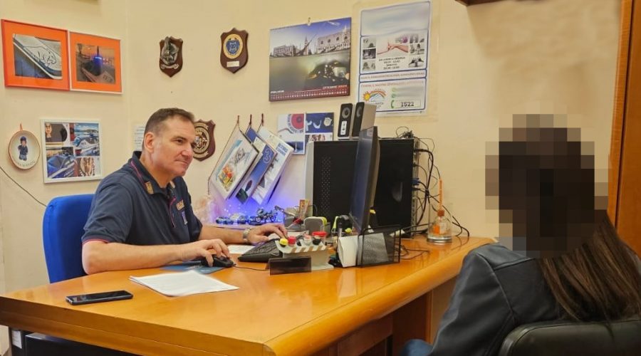 Picchia e frattura il naso alla moglie: arrestato 40enne