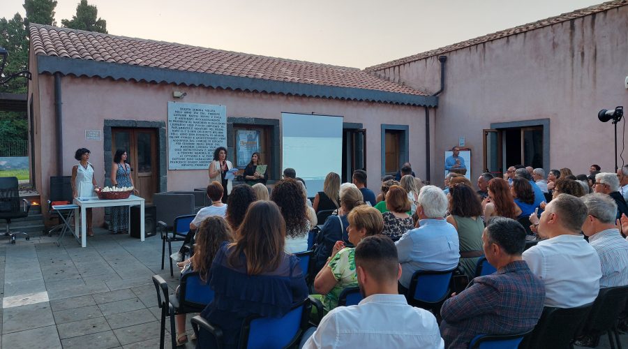 “U Ripostu di li cunti”: racconti, leggende e memoria collettiva a Palazzo Vigo con l’associazione Ripostesi nel mondo